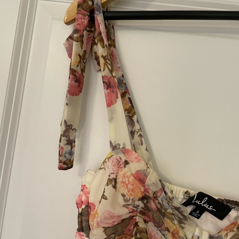 Lulu's Floral Print Bodysuit in Cream and Pink NWT! - Picture 4 of 11